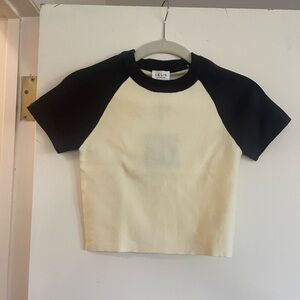 Le Lis Vici Black and Cream Raglan Crop sweater Tee